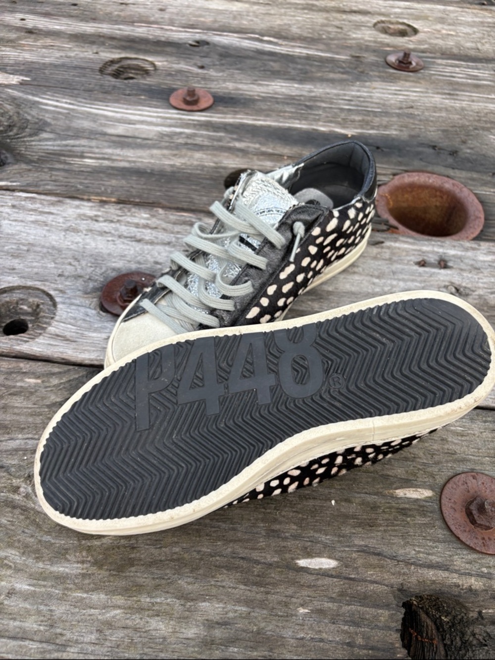P448 Women’s Sz8.5/9 Unisex-John Sneakers Cowiena Calf Hair Black/Cream #318 - Picture 3 of 13